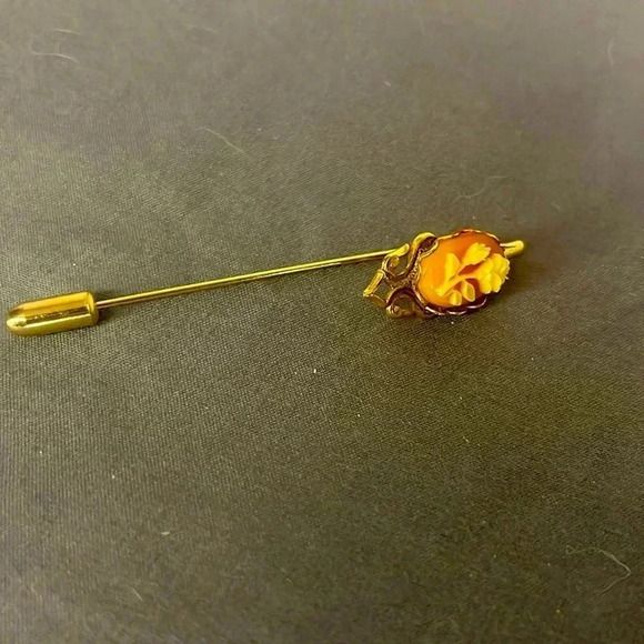 Vintage flower cameo stick pin - Picture 2 of 3